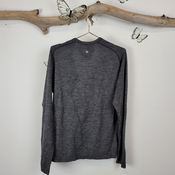 Lululemon metal vent tech henley - Picture 3 of 7
